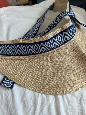 Chic Woven Straw Visor Hat with Navy Patterned Trim